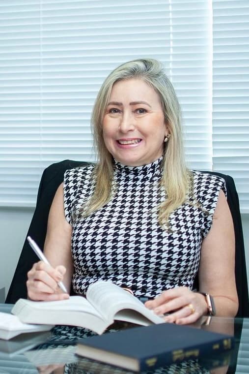 Edivana Maia em seu escritório